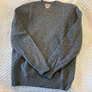 Men’s gray LL Bean wool sweater never worn size large reg